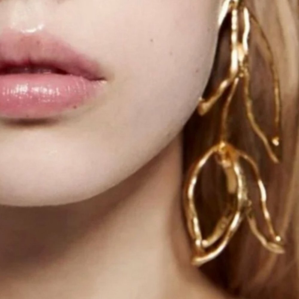 ✨Anthro Tulip Earrings✨